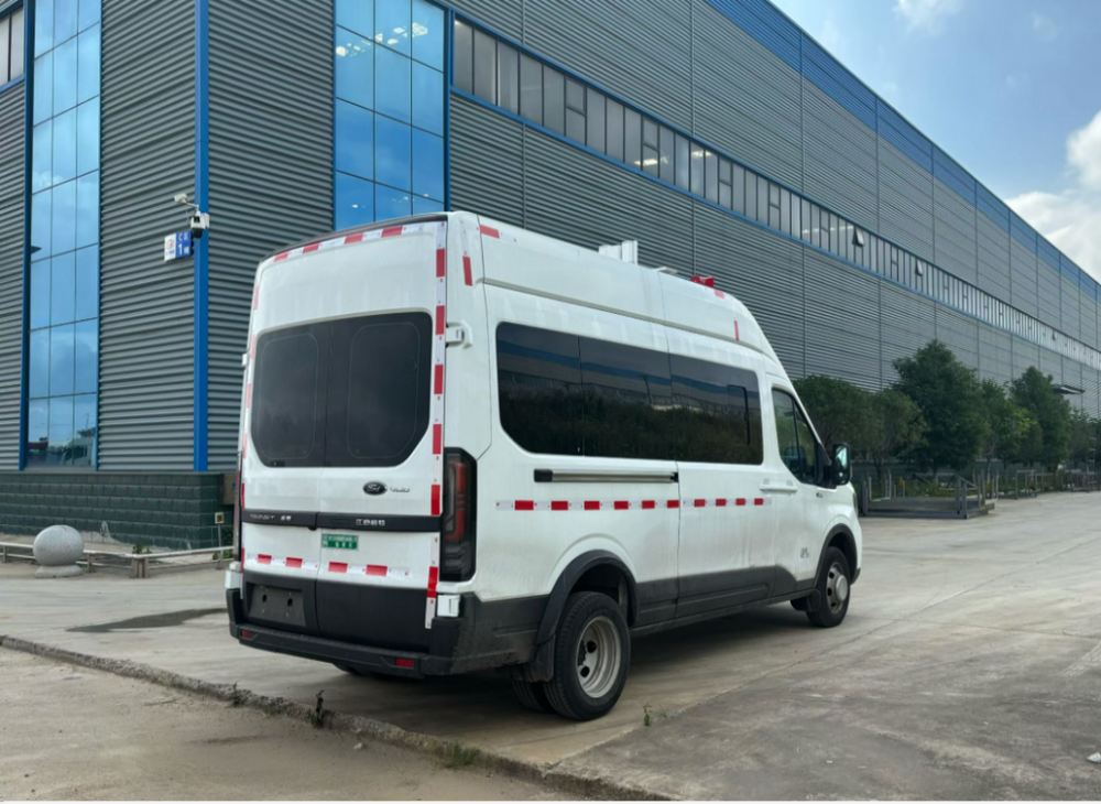 Ford T8 4x4 Emergency Communication Command Vehicle / Mobile Command Center